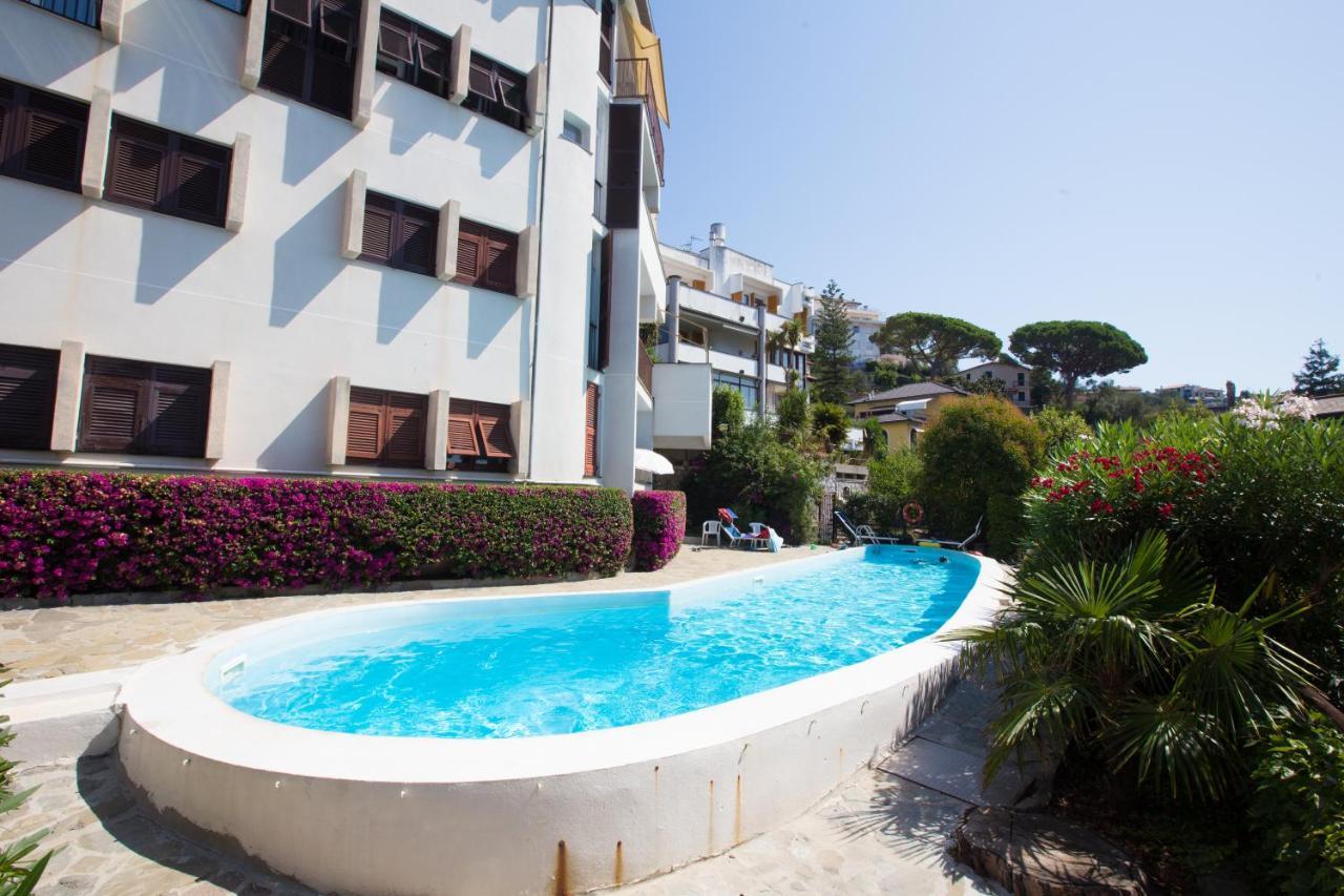 Nautilus Vista Mare Mozzafiato A 180 Gradi- Posto Auto Privato - 2 Camere Matrimoniali Piu 1 Divano Letto Singolo-Sky,Netflix-Wifi 200Mg Rapallo Eksteriør billede