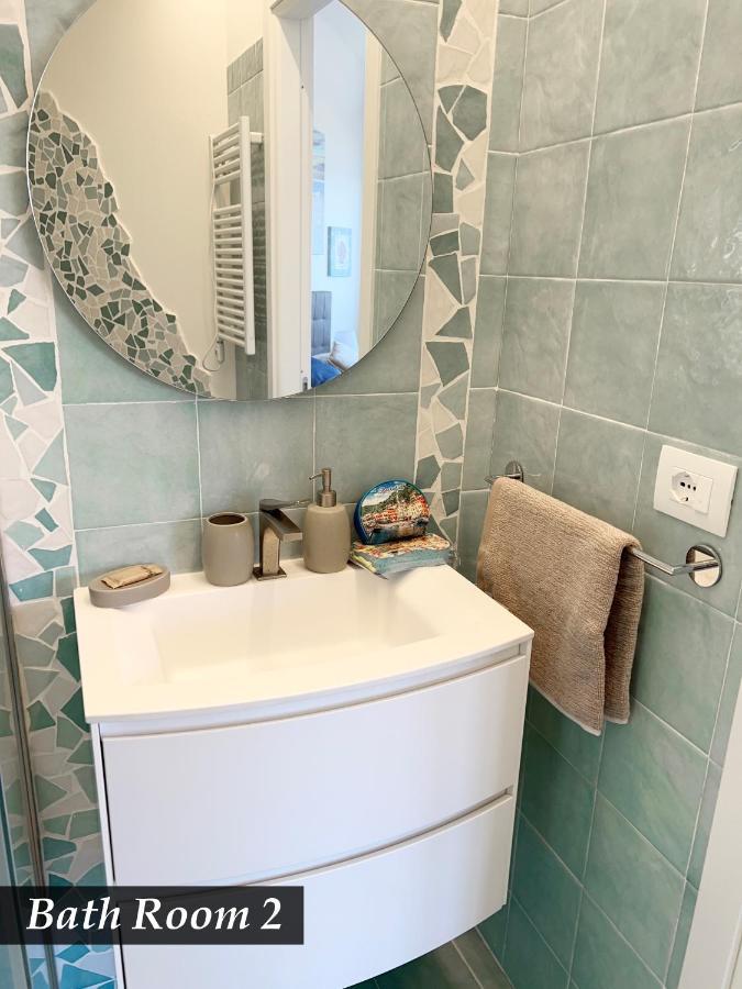 Nautilus Vista Mare Mozzafiato A 180 Gradi- Posto Auto Privato - 2 Camere Matrimoniali Piu 1 Divano Letto Singolo-Sky,Netflix-Wifi 200Mg Rapallo Eksteriør billede